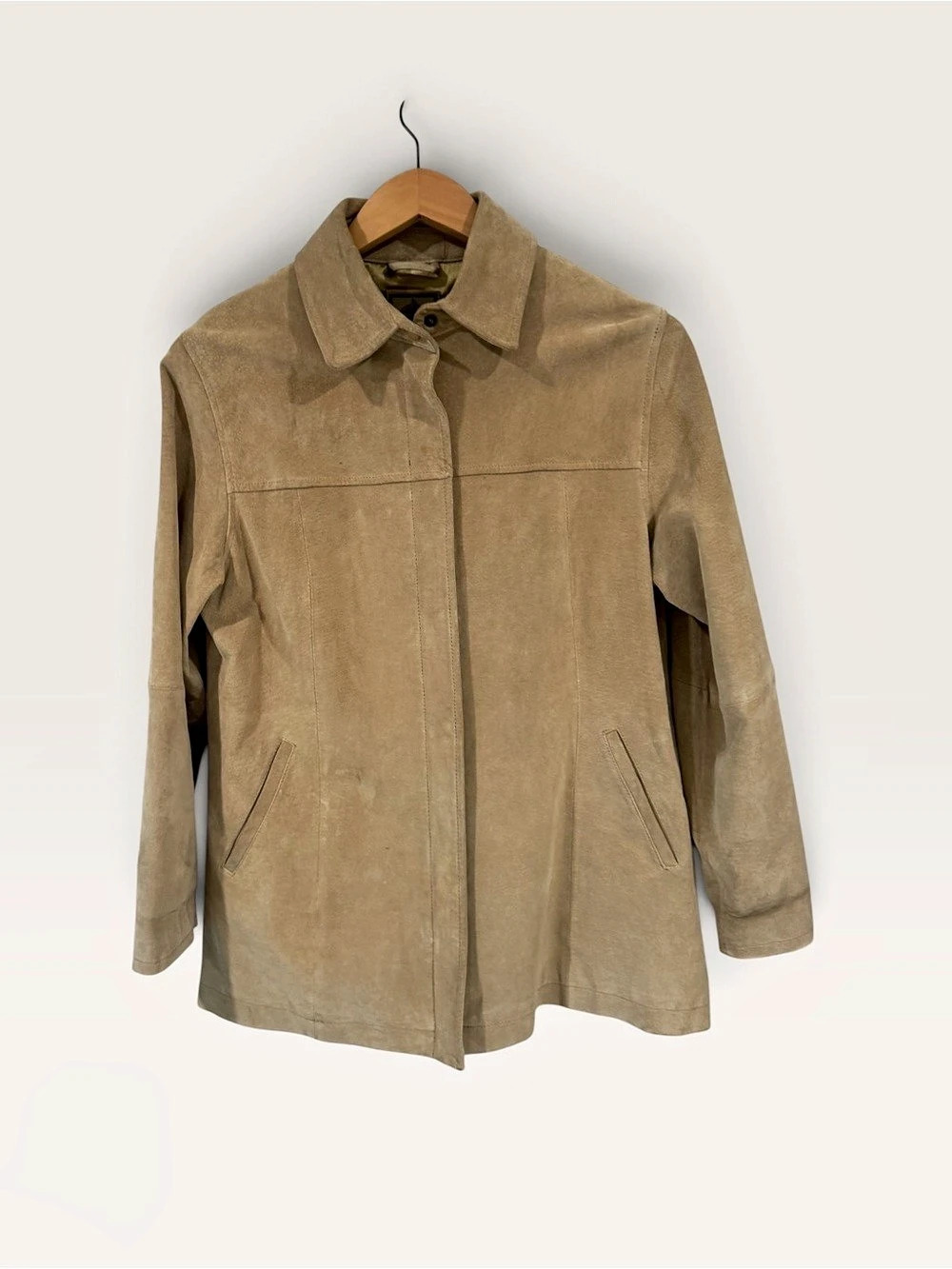 Vintage A.M.I. genuine suede/leather, size M, fully lined, with a clean minimali